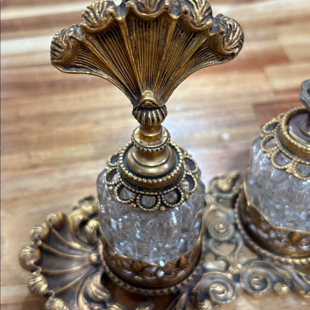 Elegant, vintage Ormolu Gold Filigree Perfume Tray and Perfume bottles - Picture 6 of 8